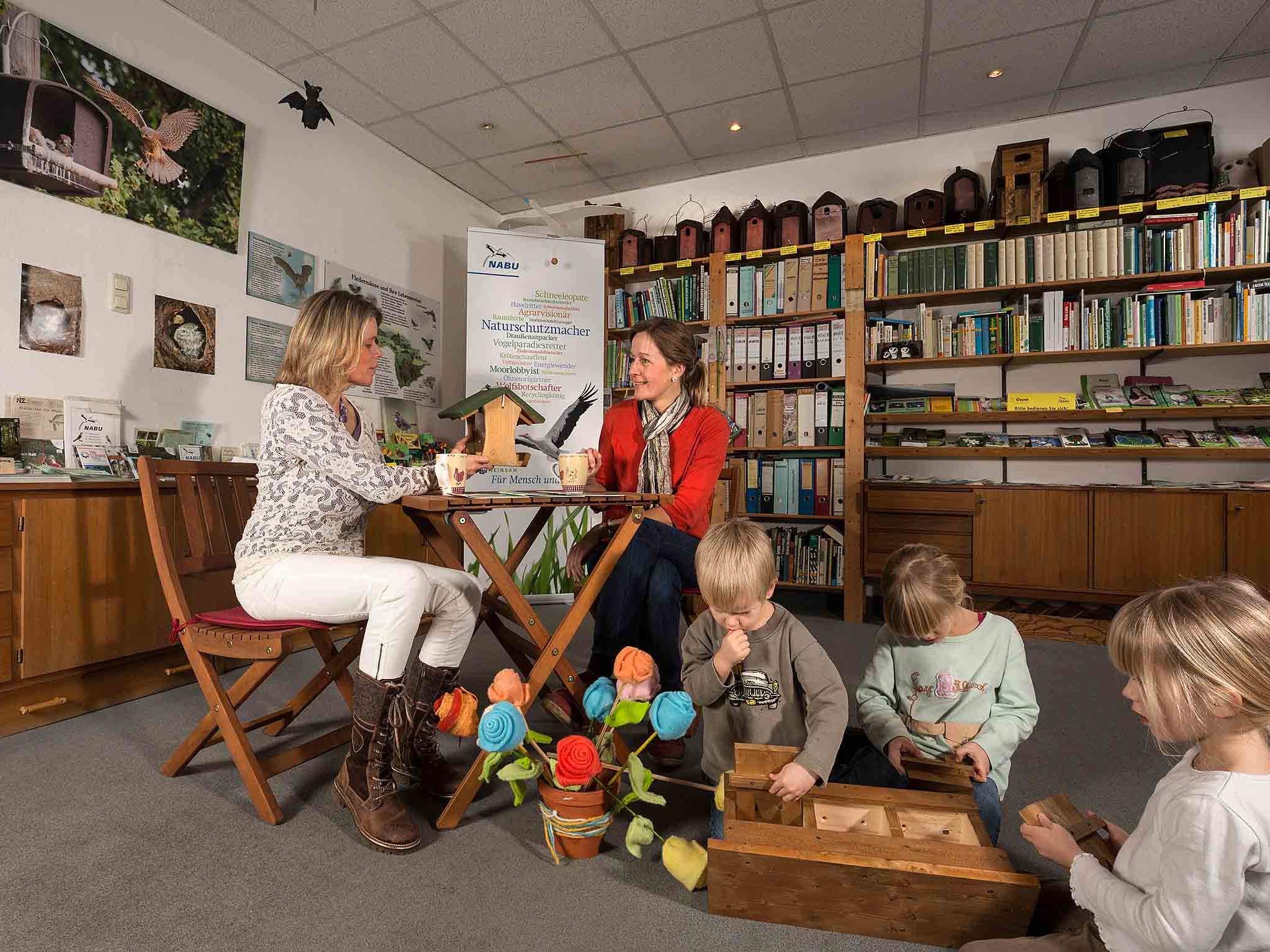 Büro des Info-Treffs, Klönen, Beraten, Hilfe anbieten