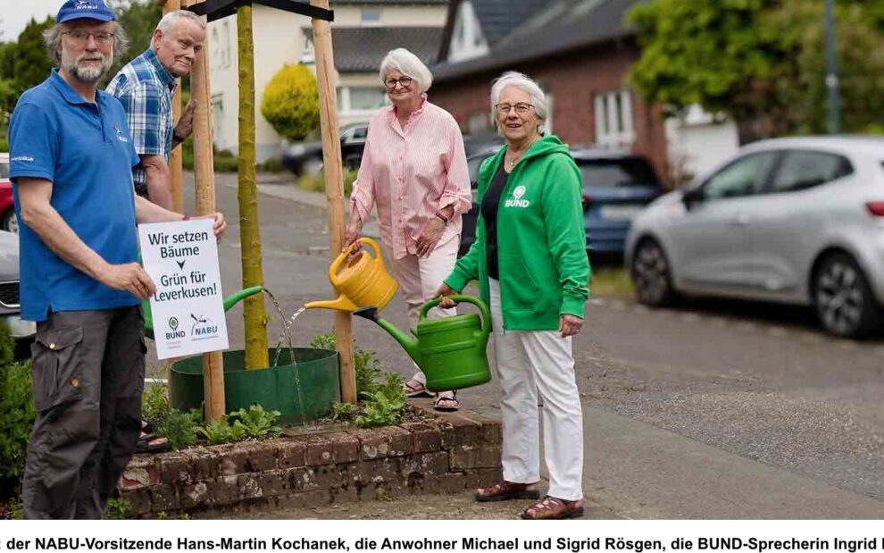 von links: der NABU-Vorsitzende Hans-Martin Kochanek, die Anwohner Michael und Sigrid Rösgen, die BUND-Sprecherin Ingrid Mayer